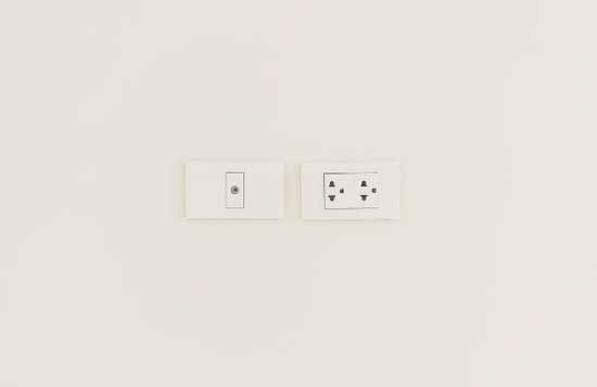 cách chọn ổ cắm điện phù hợp với nhà của bạn