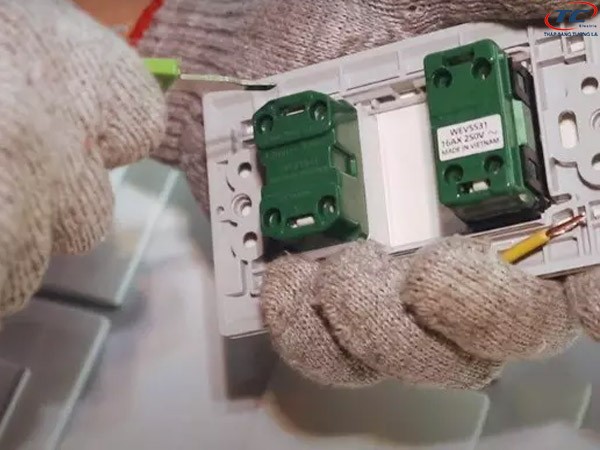 cac-loai-cong-tac-dien-dan-dung